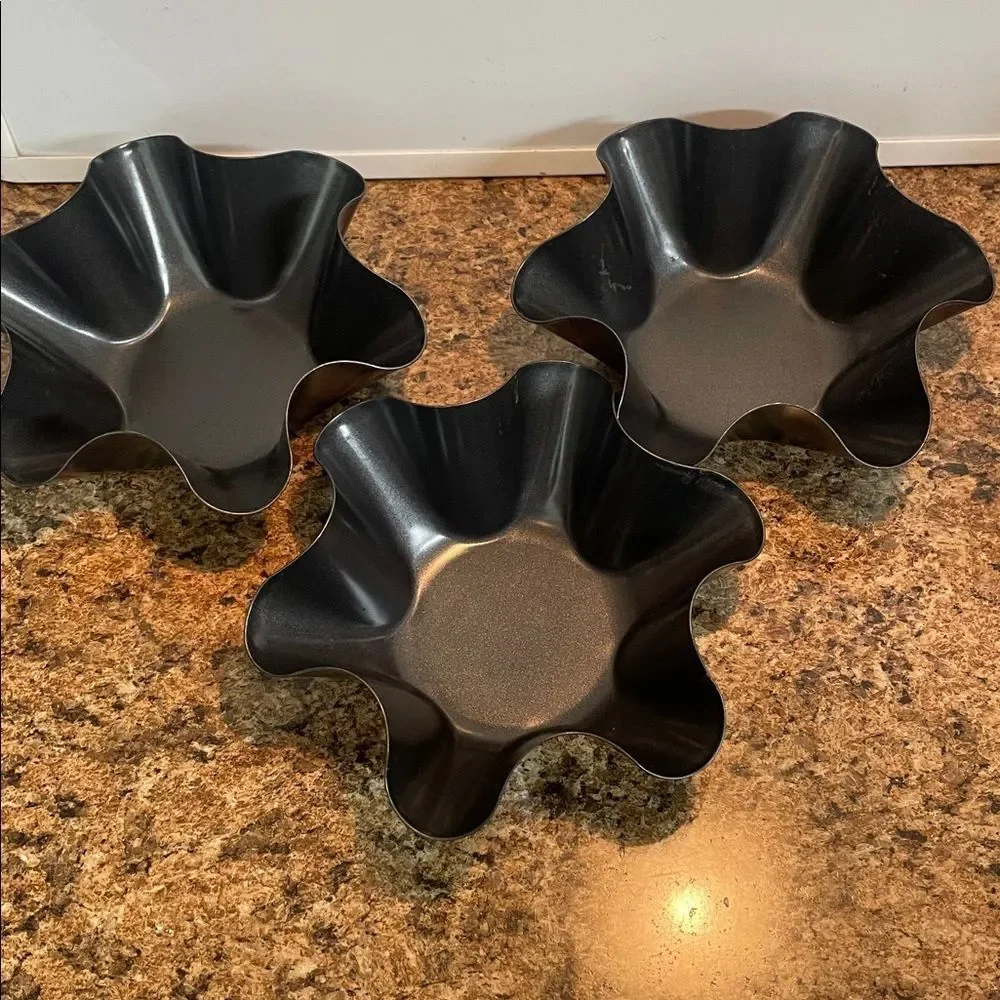 Set of 3 Nonstick Tortilla Shell Pans Fluted Taco Salad Bowl Molds Dark Gray